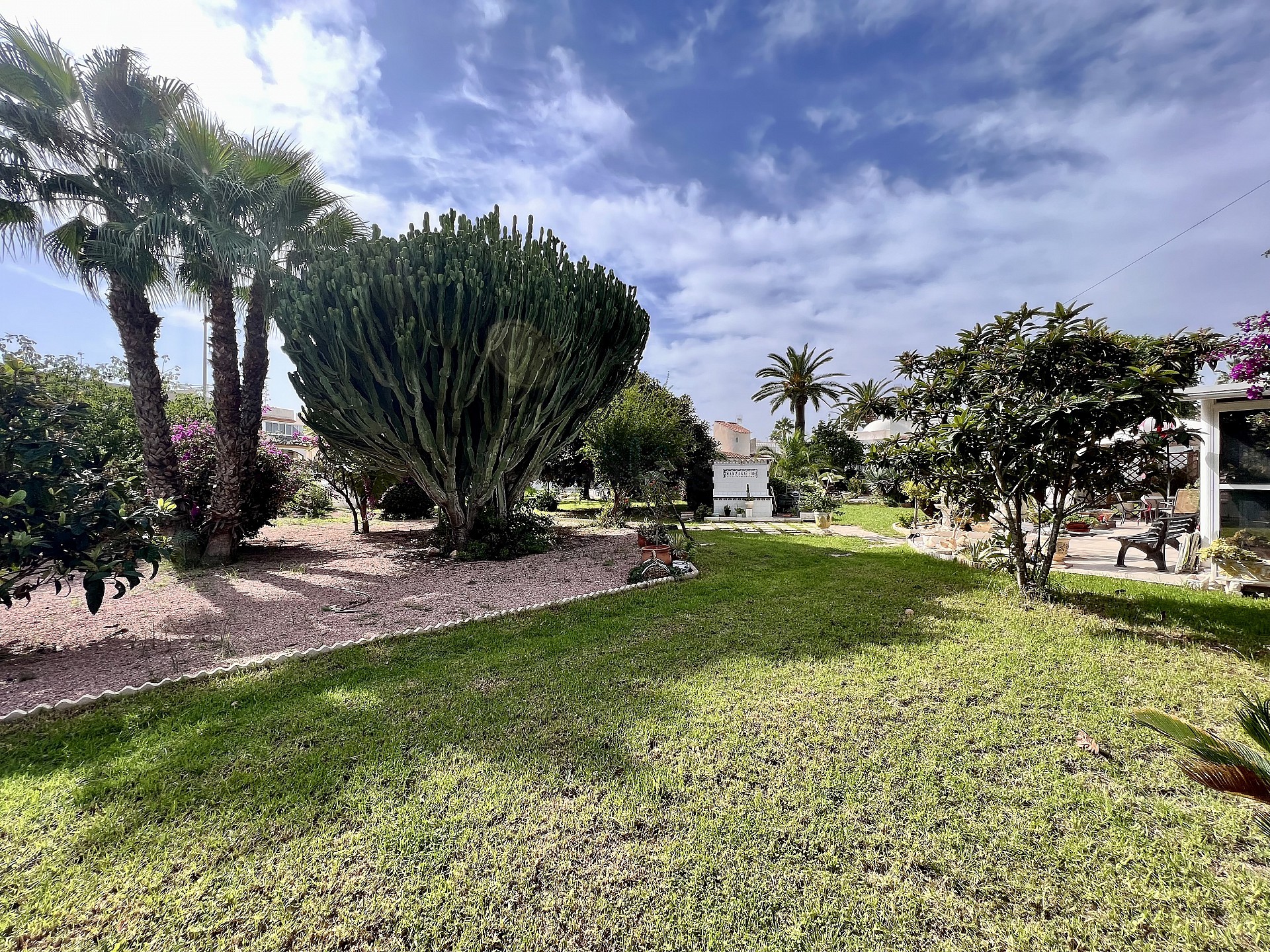 Renoverad enplanshus i La Florida - Lotus Properties