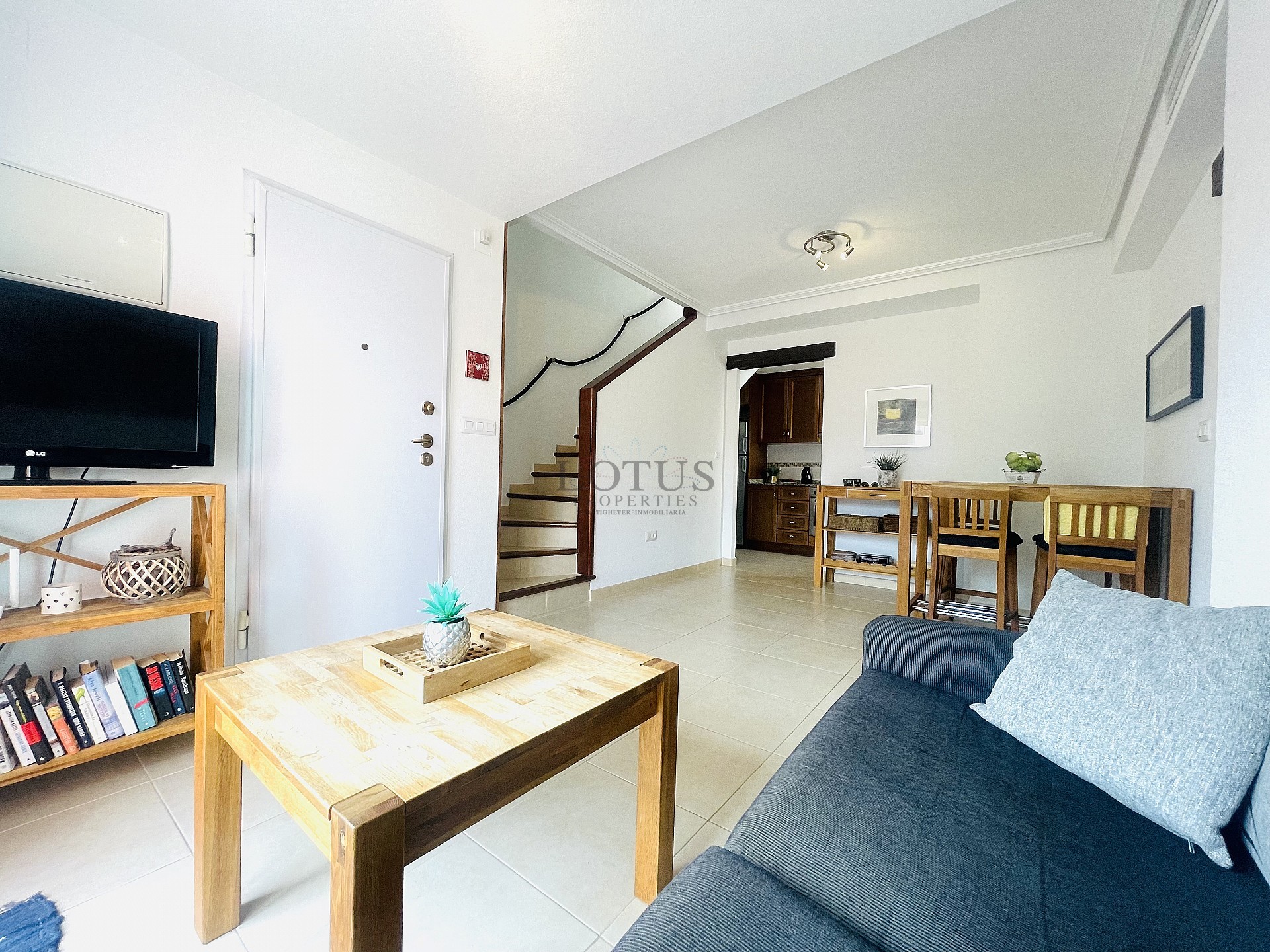 Ático en cotizada Urb. ¡Altos de la Bahía XI con azotea y vista al mar! - Lotus Properties