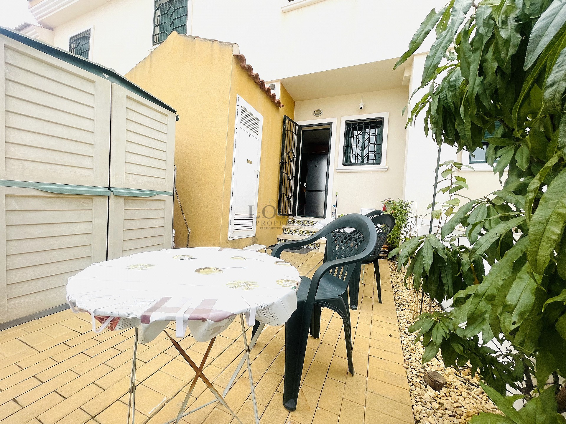 Radhus i vackra Residencial Albamar i Ciudad Quesada - Lotus Properties