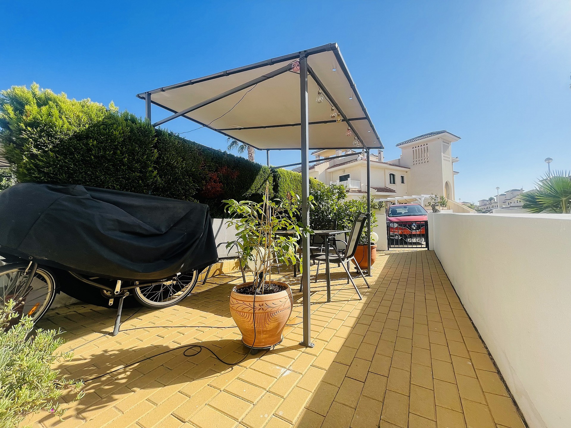 Radhus i vackra Residencial Albamar i Ciudad Quesada - Lotus Properties