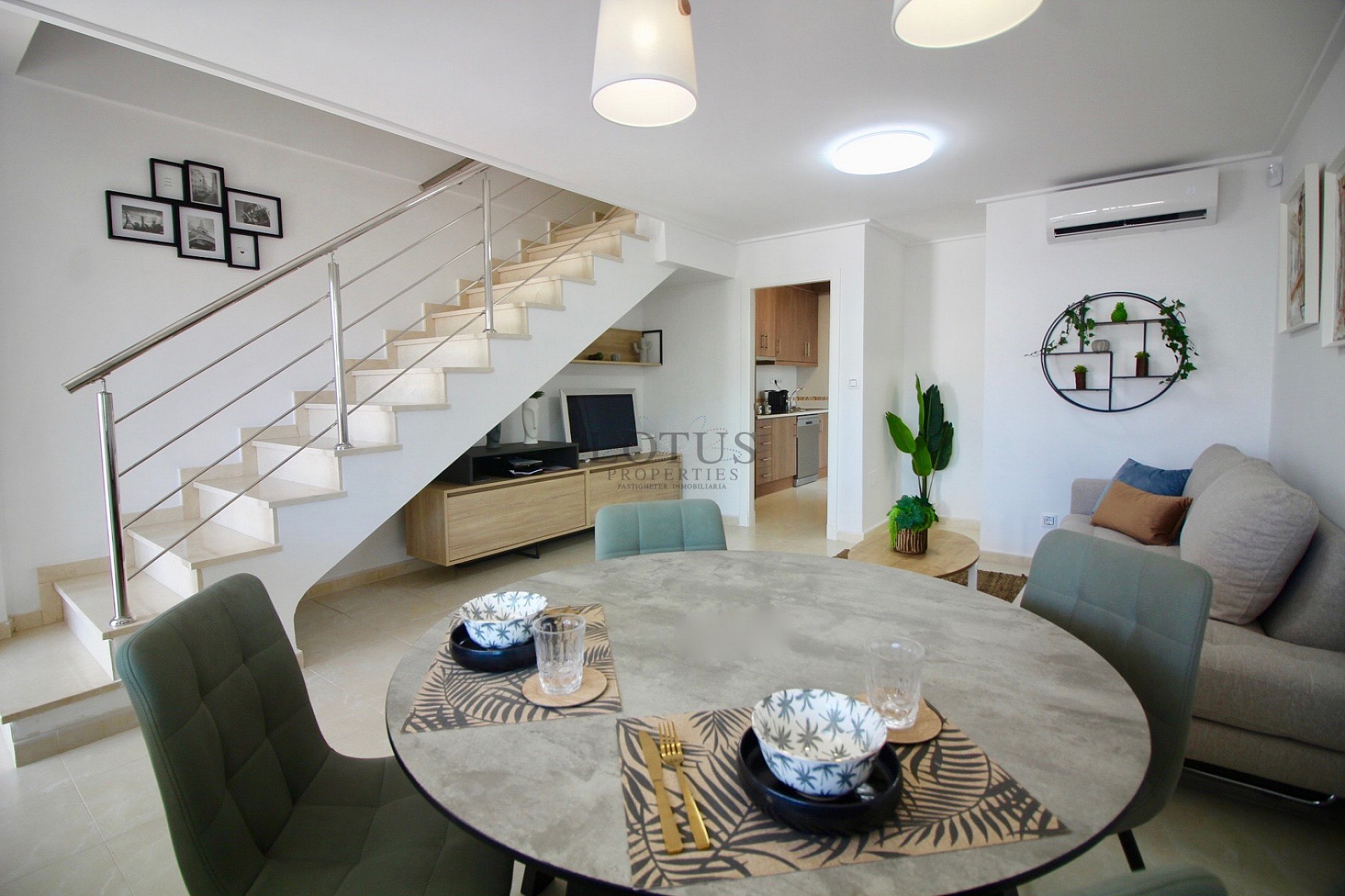 Nya & Prisvärda radhus - Torrevieja - Lotus Properties