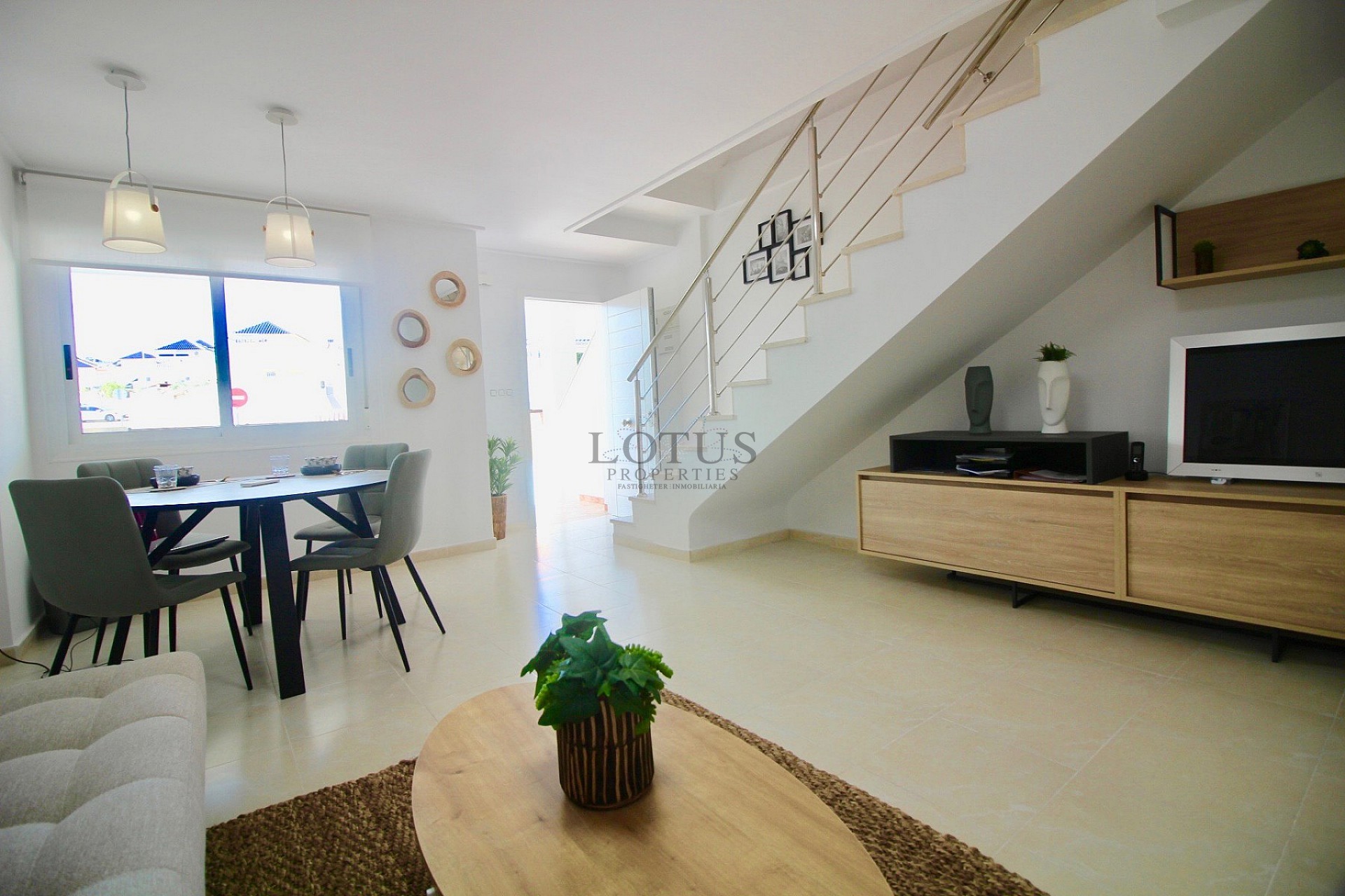 Nya & Prisvärda radhus - Torrevieja - Lotus Properties