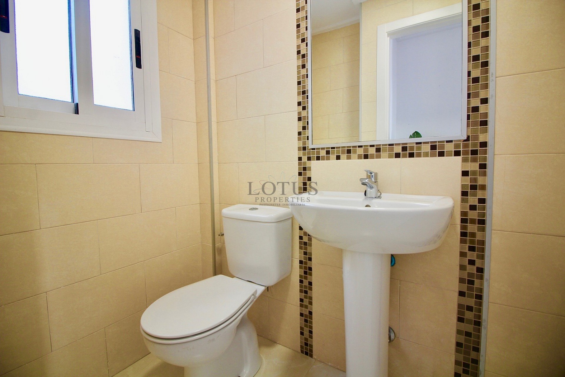 Nya & Prisvärda radhus - Torrevieja - Lotus Properties