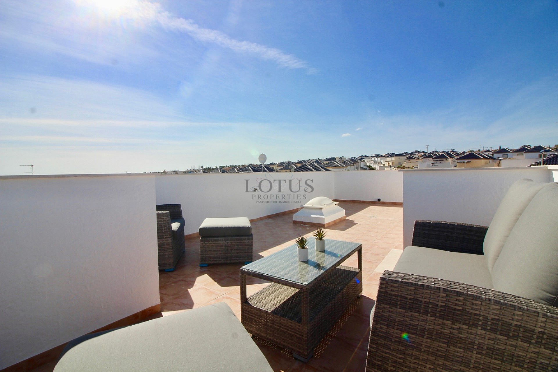 Nya & Prisvärda radhus - Torrevieja - Lotus Properties