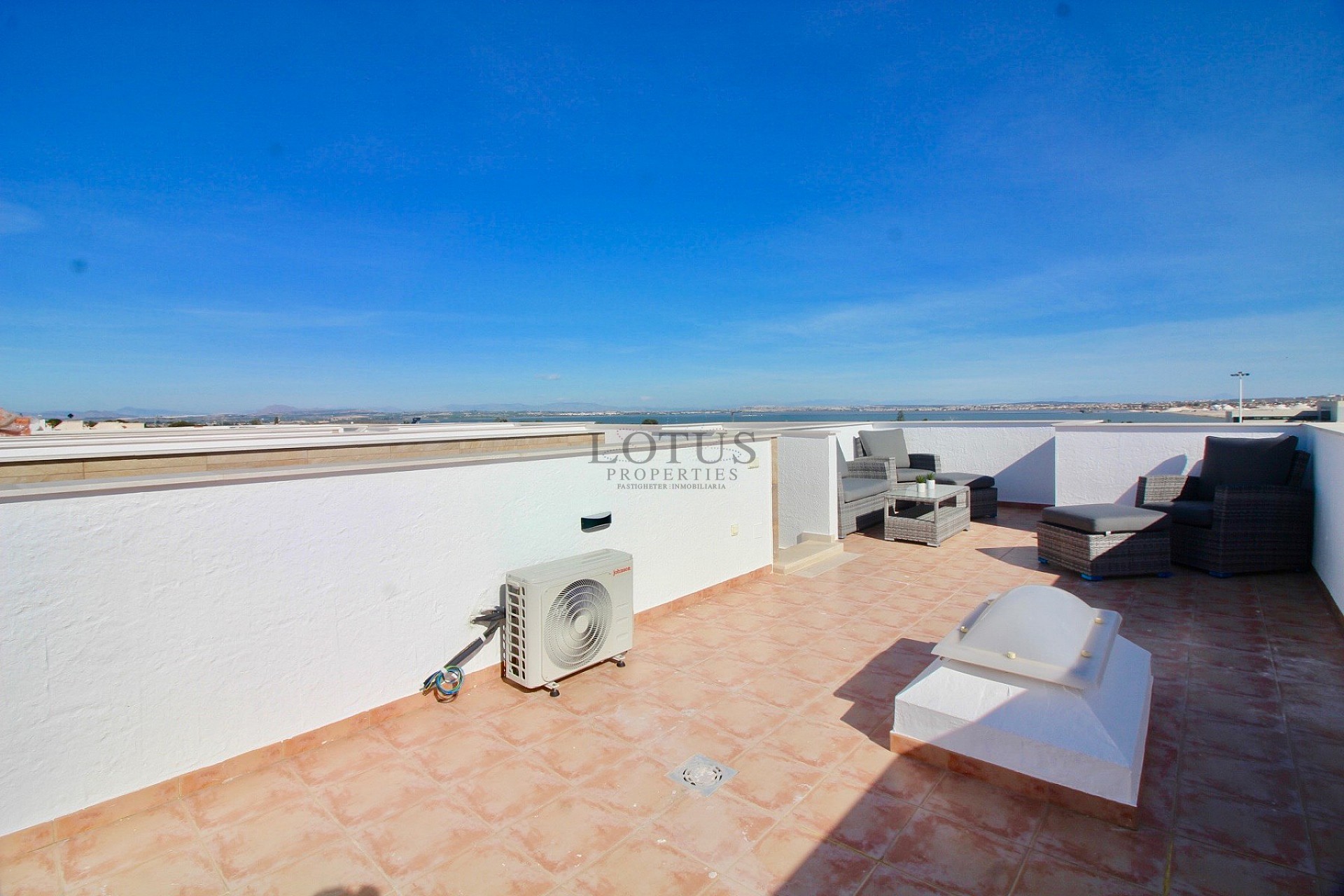 Nya & Prisvärda radhus - Torrevieja - Lotus Properties