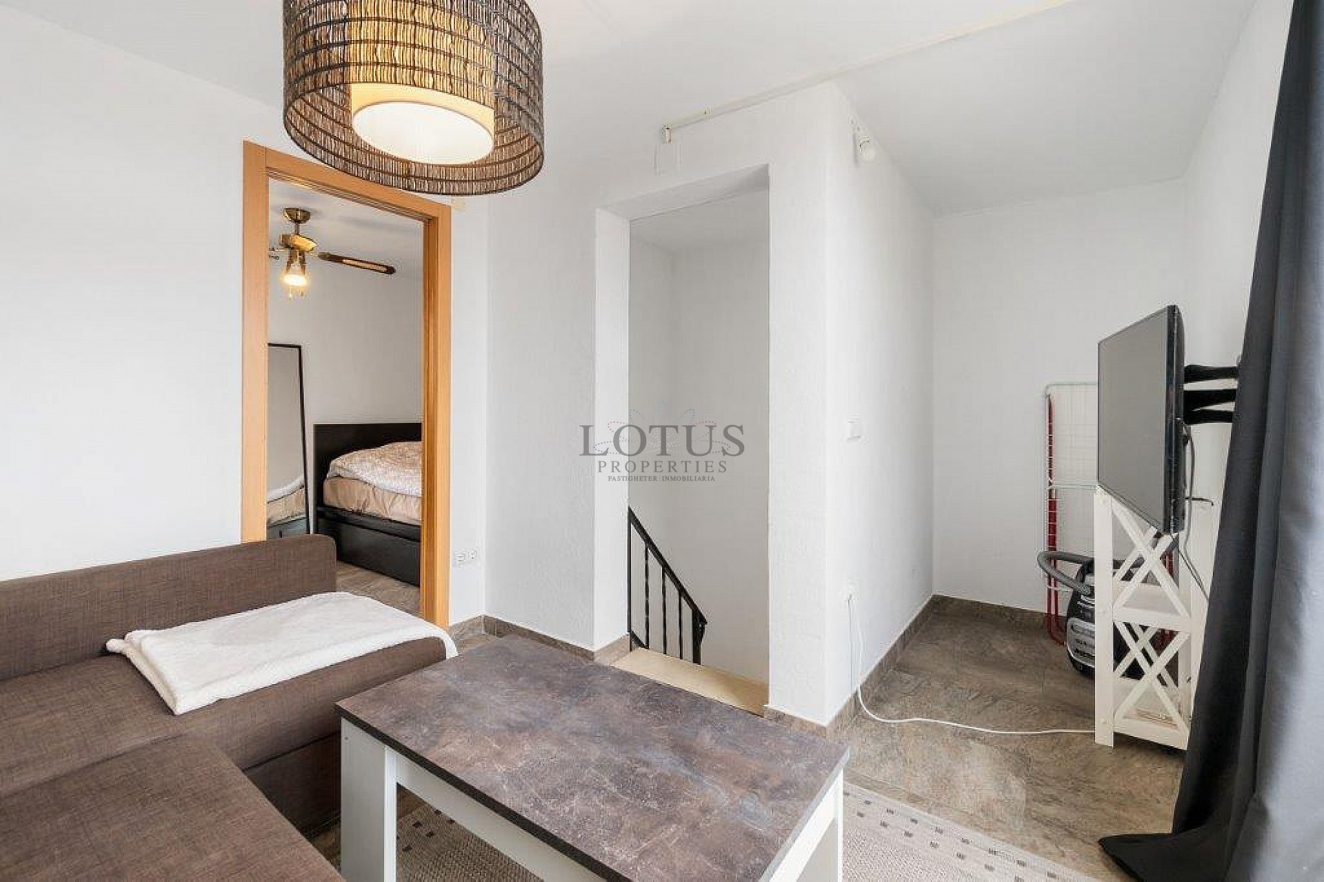 Fin Duplex lägenhet i El Chaparral med pool och terrass i väst läge! - Lotus Properties