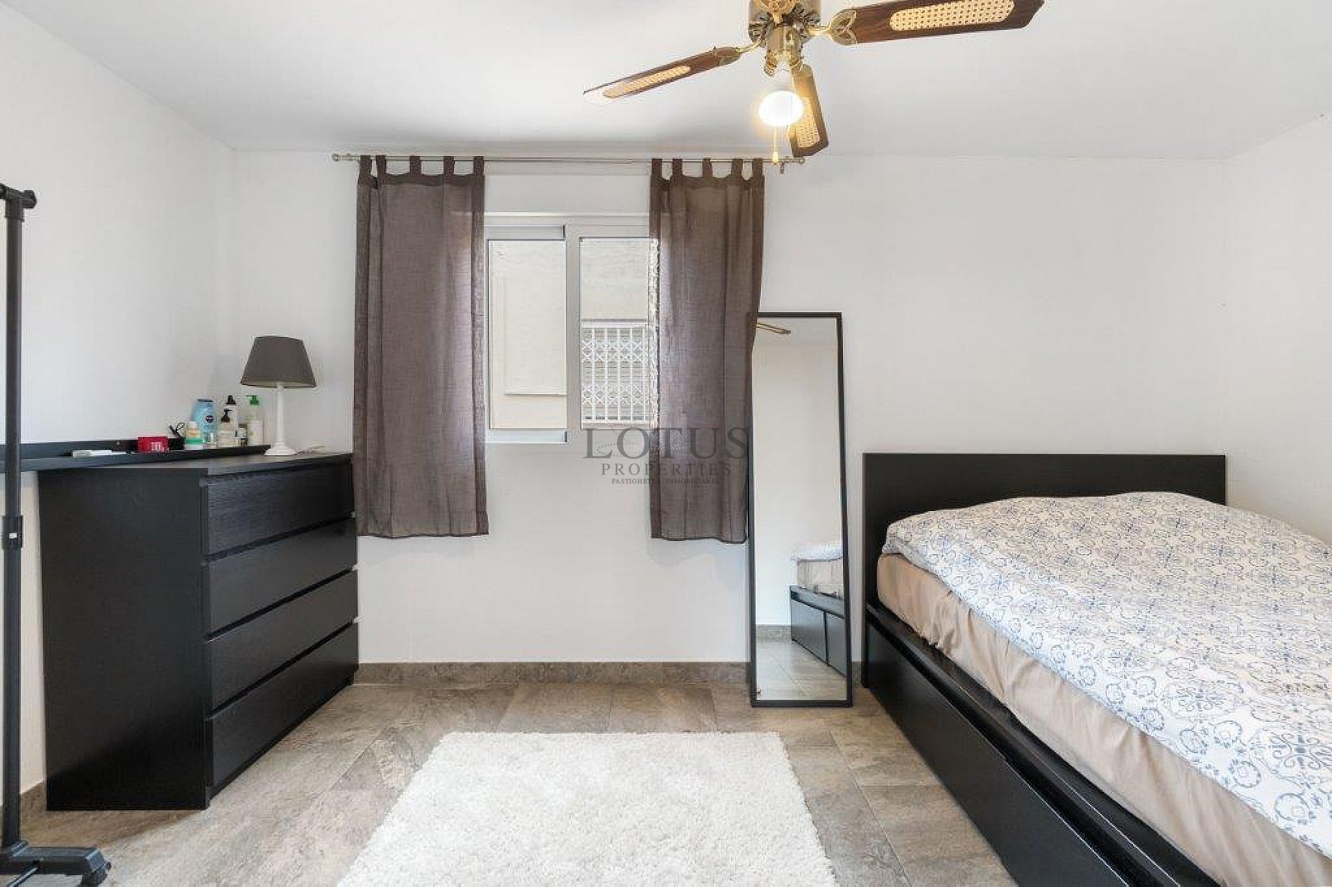 Fin Duplex lägenhet i El Chaparral med pool och terrass i väst läge! - Lotus Properties