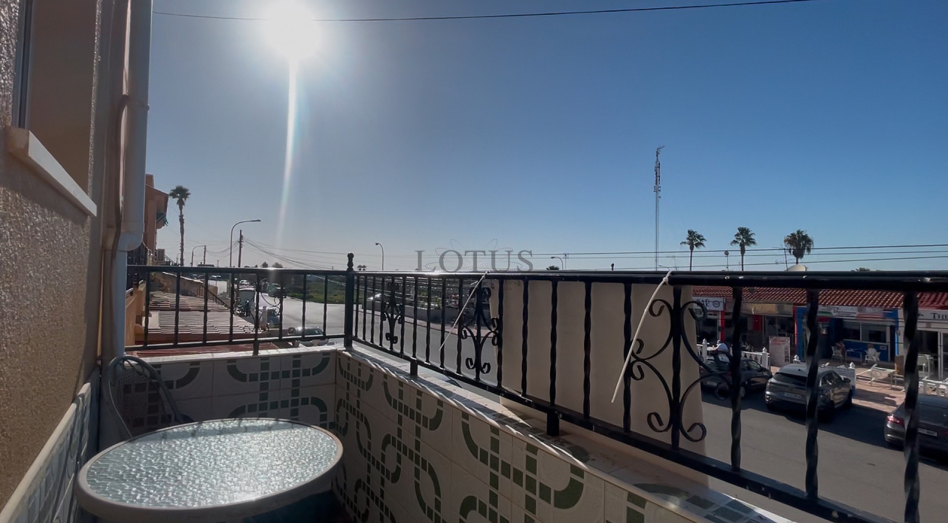 Fin Duplex lägenhet i El Chaparral med pool och terrass i väst läge! - Lotus Properties