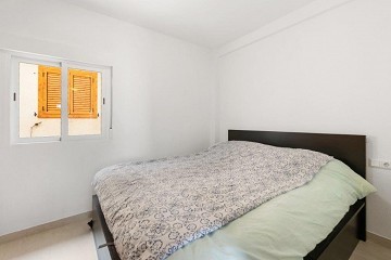 Fin Duplex lägenhet i El Chaparral med pool och terrass i väst läge! - Lotus Properties