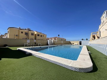 Fin Duplex lägenhet i El Chaparral med pool och terrass i väst läge! - Lotus Properties