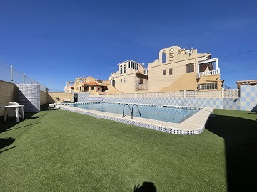 Fin Duplex lägenhet i El Chaparral med pool och terrass i väst läge! - Lotus Properties