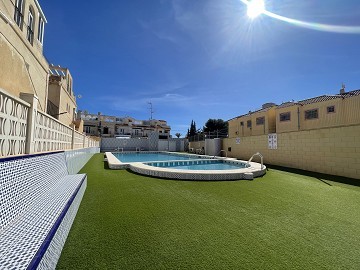 Fin Duplex lägenhet i El Chaparral med pool och terrass i väst läge! - Lotus Properties