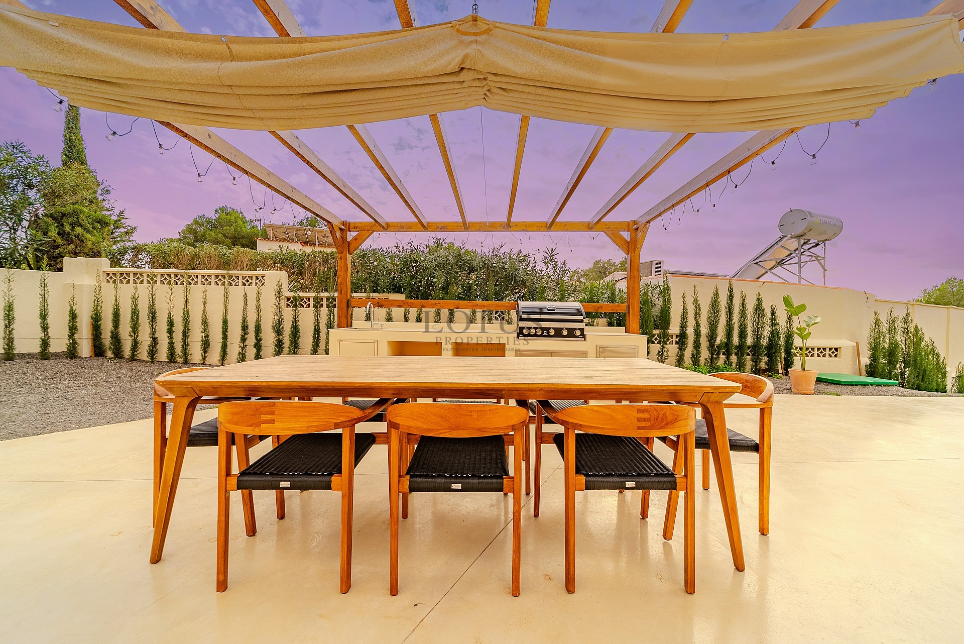 Lyxvilla till salu i Altea med imponerande utsikter - Lotus Properties