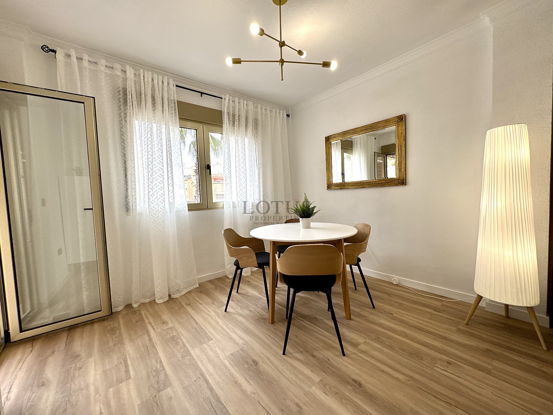 Renoverad med 3 sov, 200 m till havet  - Lotus Properties