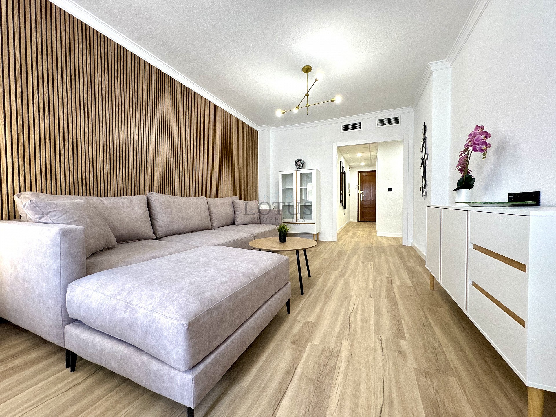 Renoverad med 3 sov, 200 m till havet  - Lotus Properties