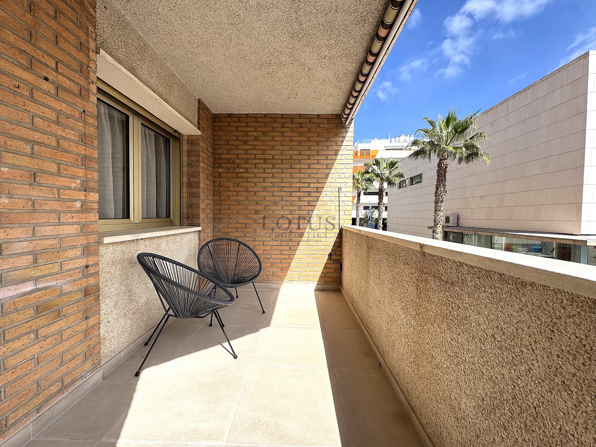 Renoverad med 3 sov, 200 m till havet  - Lotus Properties