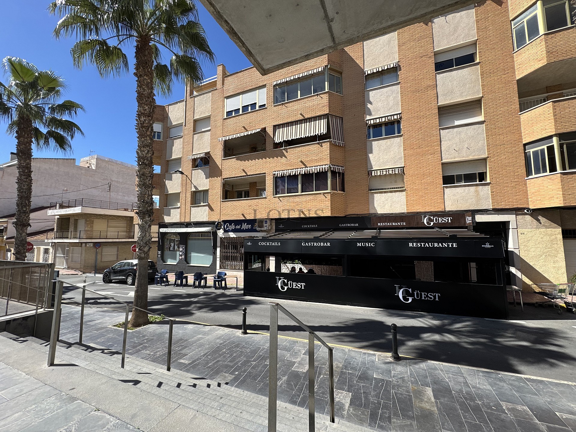 Renoverad med 3 sov, 200 m till havet  - Lotus Properties