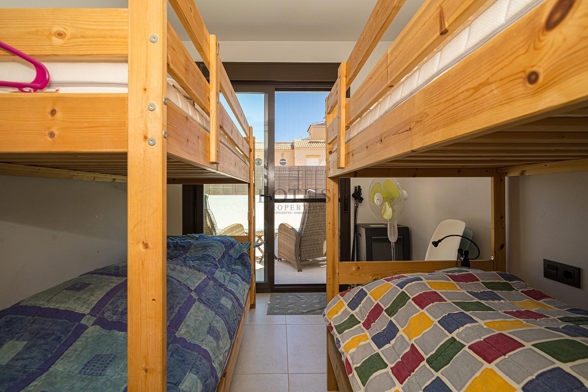 MODERN VILLA MED 3 SOVRUM OCH 2 BADRUM - PRIVAT UPPVÄRMD SALTVATTENSPOOL - Lotus Properties