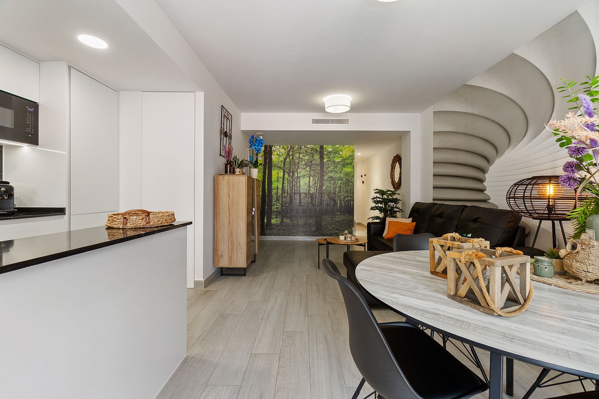 FANTASTISK LÄGENHET MED 3 SOVRUM BARA 90 METER FRÅN PLAYA DEL CURA I TORREVIEJA MED POOL  - Lotus Properties