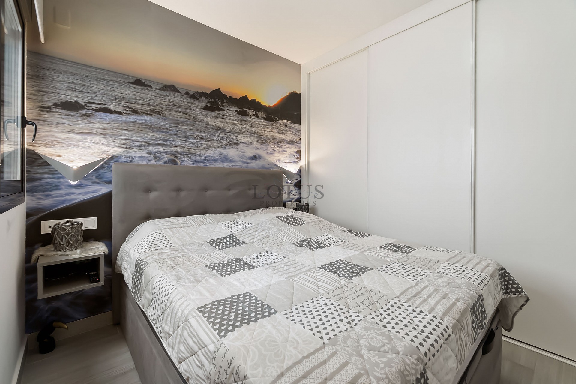 FANTASTISK LÄGENHET MED 3 SOVRUM BARA 90 METER FRÅN PLAYA DEL CURA I TORREVIEJA MED POOL  - Lotus Properties