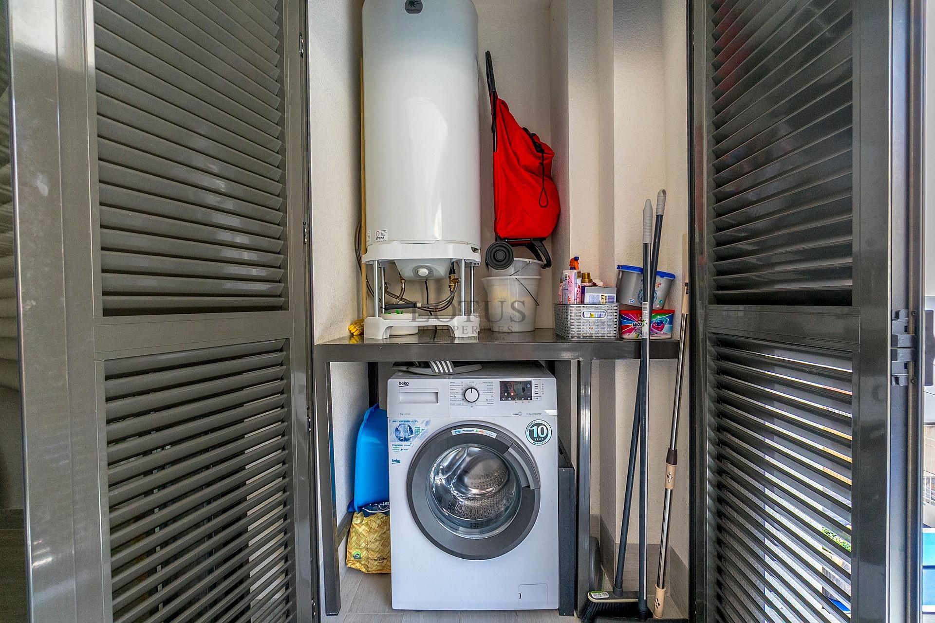 FANTASTISK LÄGENHET MED 3 SOVRUM BARA 90 METER FRÅN PLAYA DEL CURA I TORREVIEJA MED POOL  - Lotus Properties