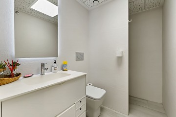 FANTASTISK LÄGENHET MED 3 SOVRUM BARA 90 METER FRÅN PLAYA DEL CURA I TORREVIEJA MED POOL  - Lotus Properties