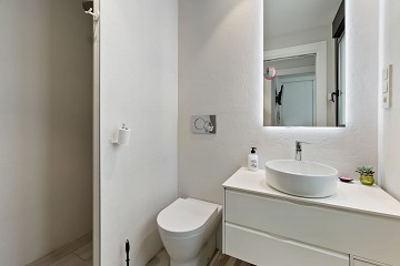 FANTASTISK LÄGENHET MED 3 SOVRUM BARA 90 METER FRÅN PLAYA DEL CURA I TORREVIEJA MED POOL  - Lotus Properties