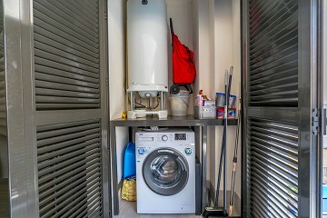 FANTASTISK LÄGENHET MED 3 SOVRUM BARA 90 METER FRÅN PLAYA DEL CURA I TORREVIEJA MED POOL  - Lotus Properties