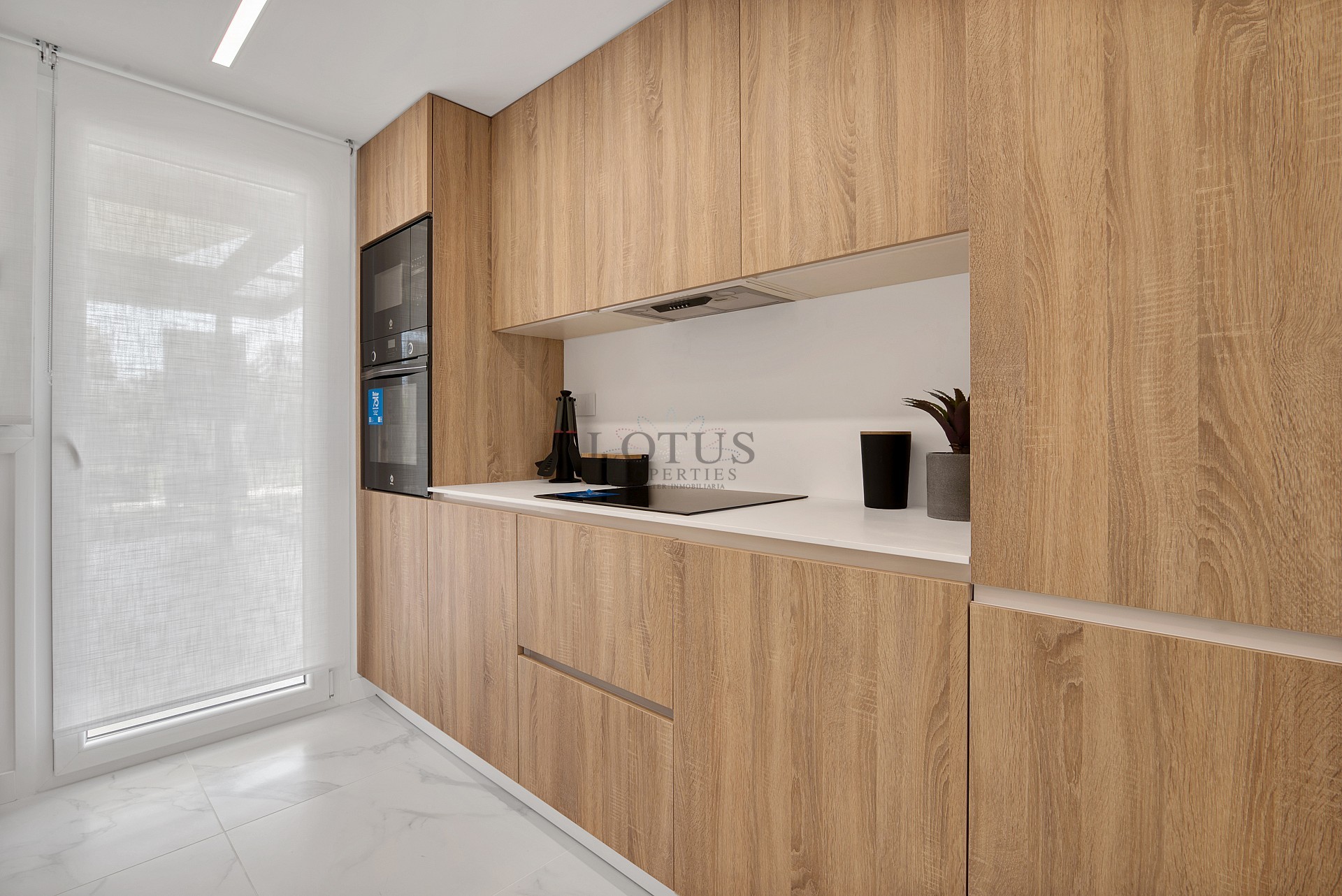 Lotus Properties presenterar Valonia en lyxresort med Padel i Punta Prima - Lotus Properties