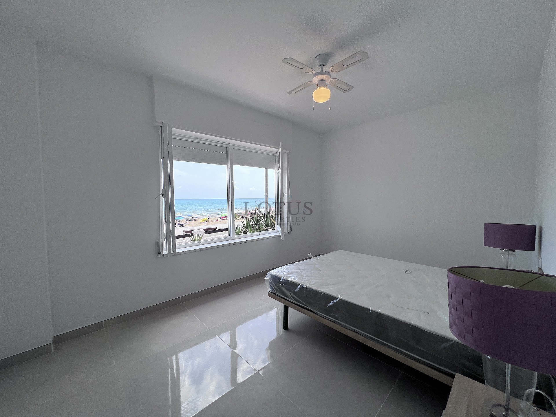 Renoverad hus, första linjen La Mata strand - Lotus Properties