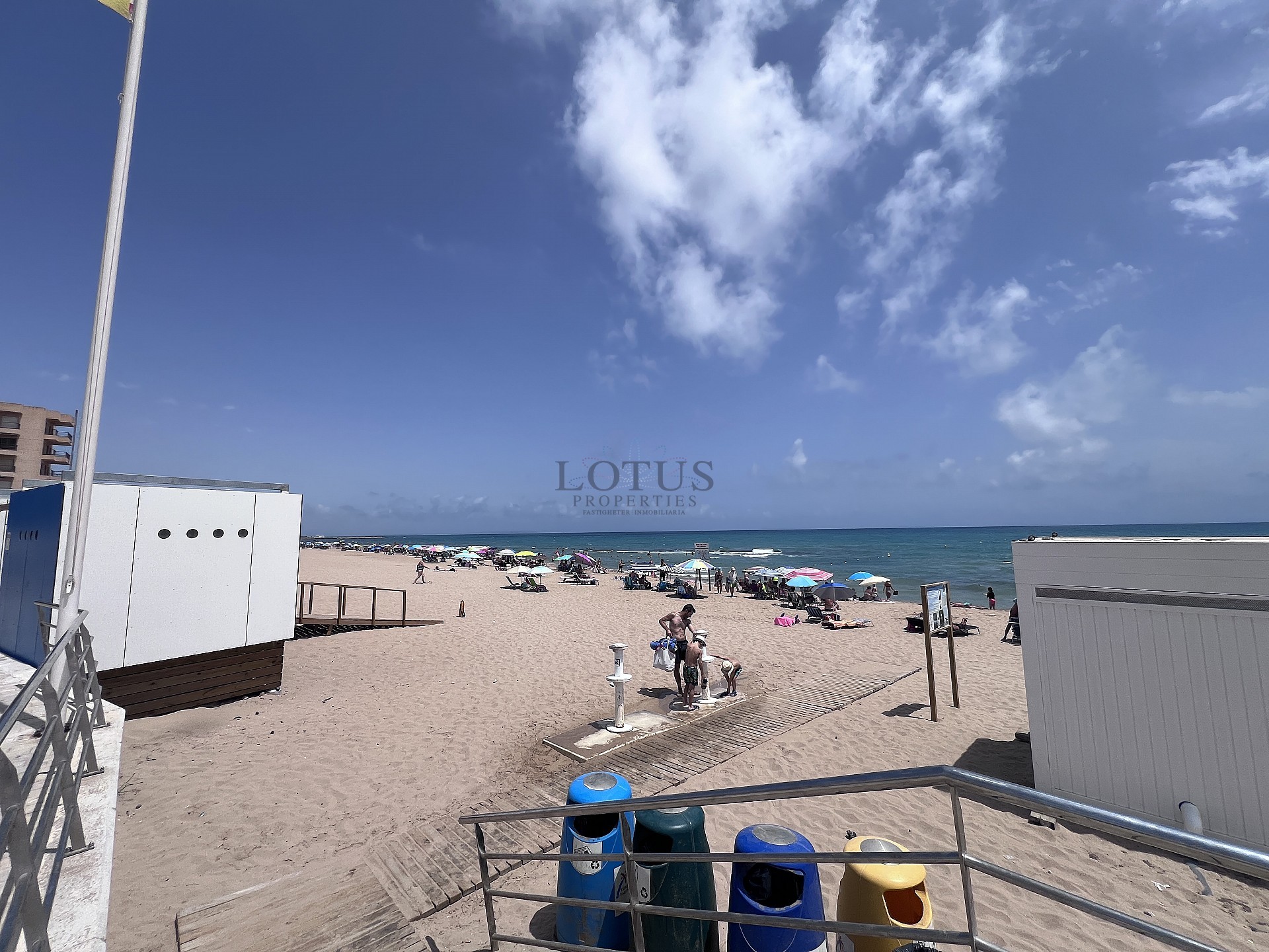 Renoverad hus, första linjen La Mata strand - Lotus Properties