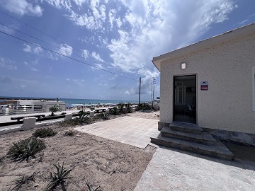 Renoverad hus, första linjen La Mata strand - Lotus Properties