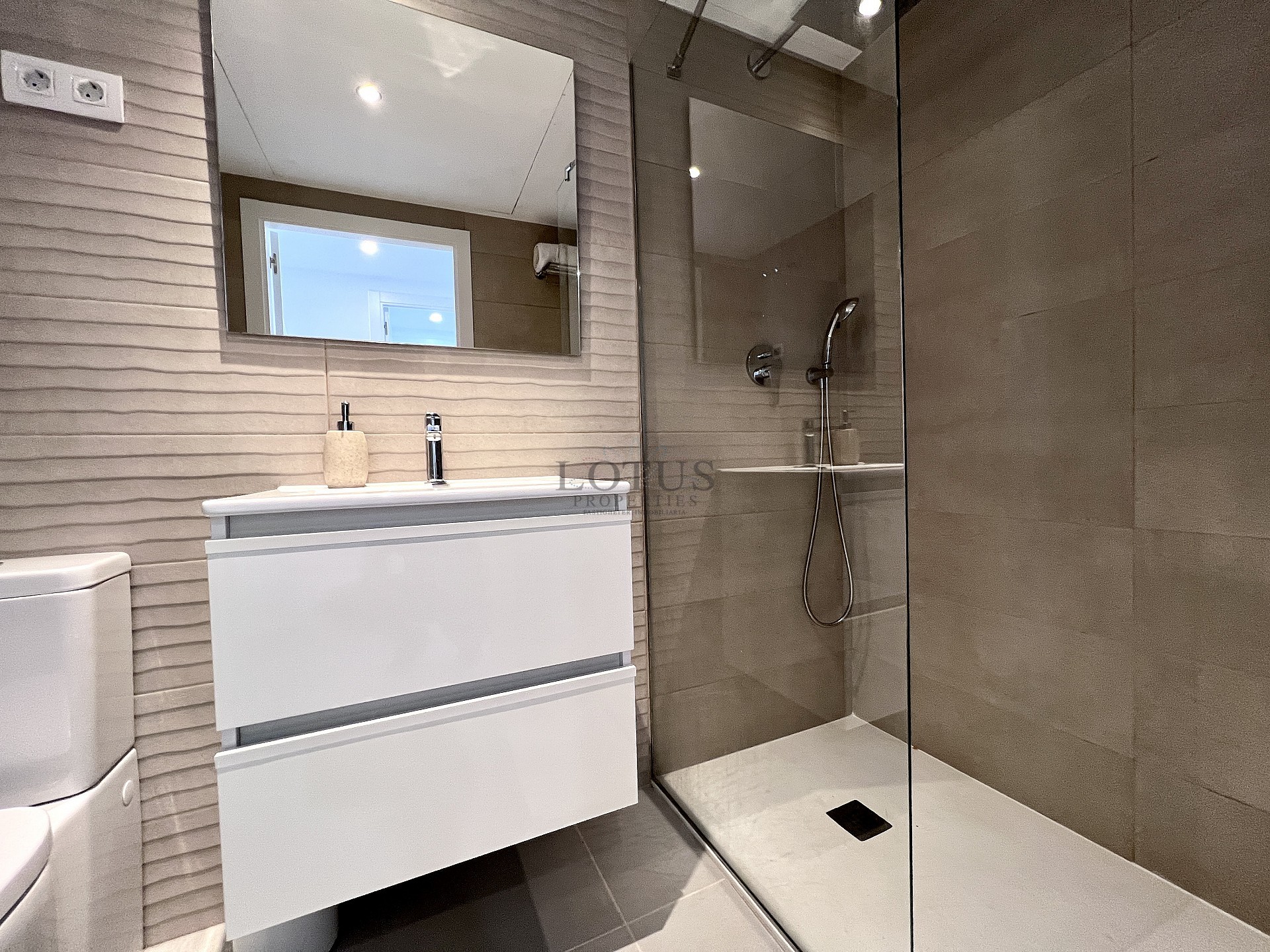 SPEKTAKULÄR TAKVÅNING I PUNTA PRIMA - Lotus Properties