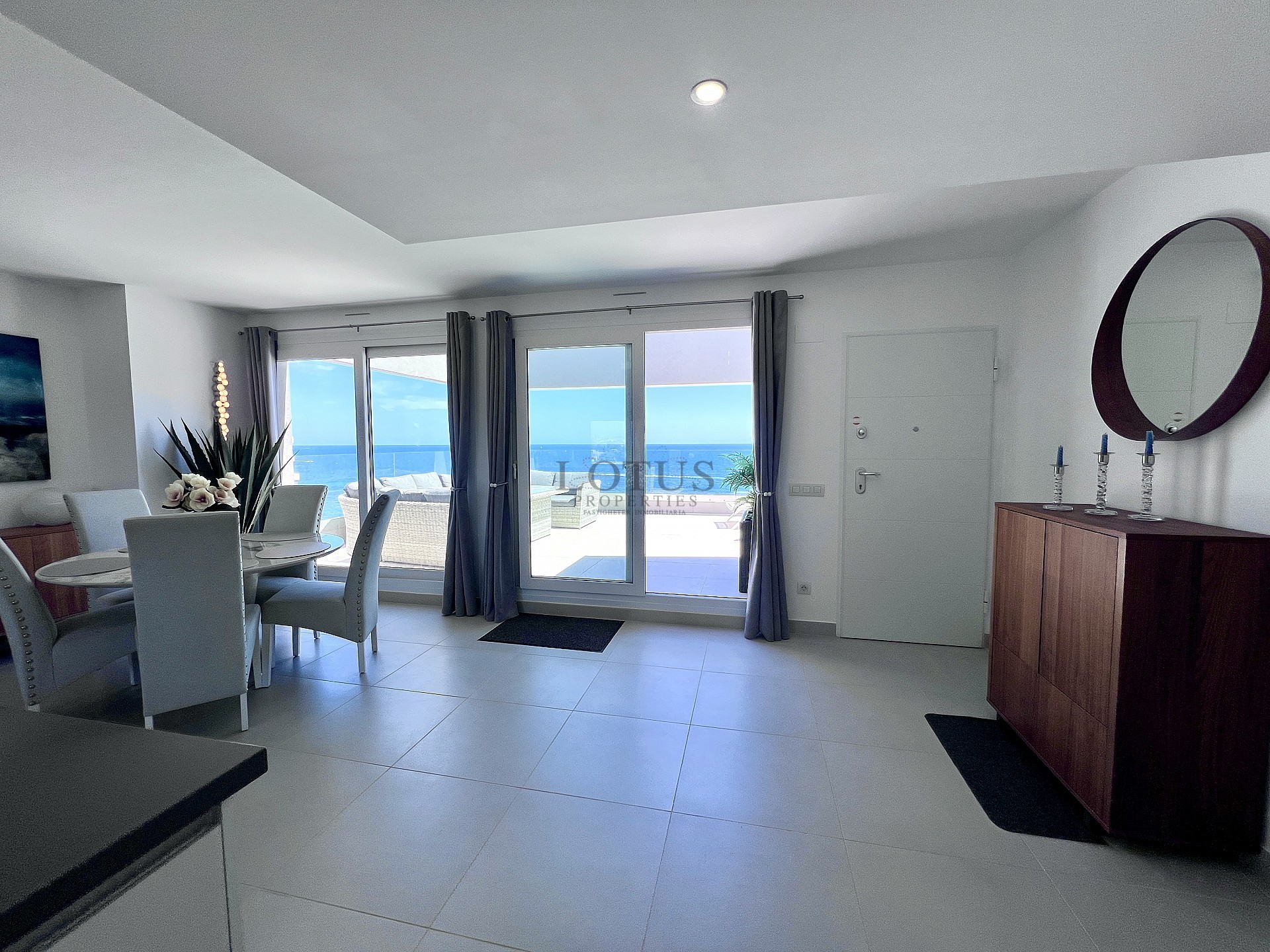 SPEKTAKULÄR TAKVÅNING I PUNTA PRIMA - Lotus Properties