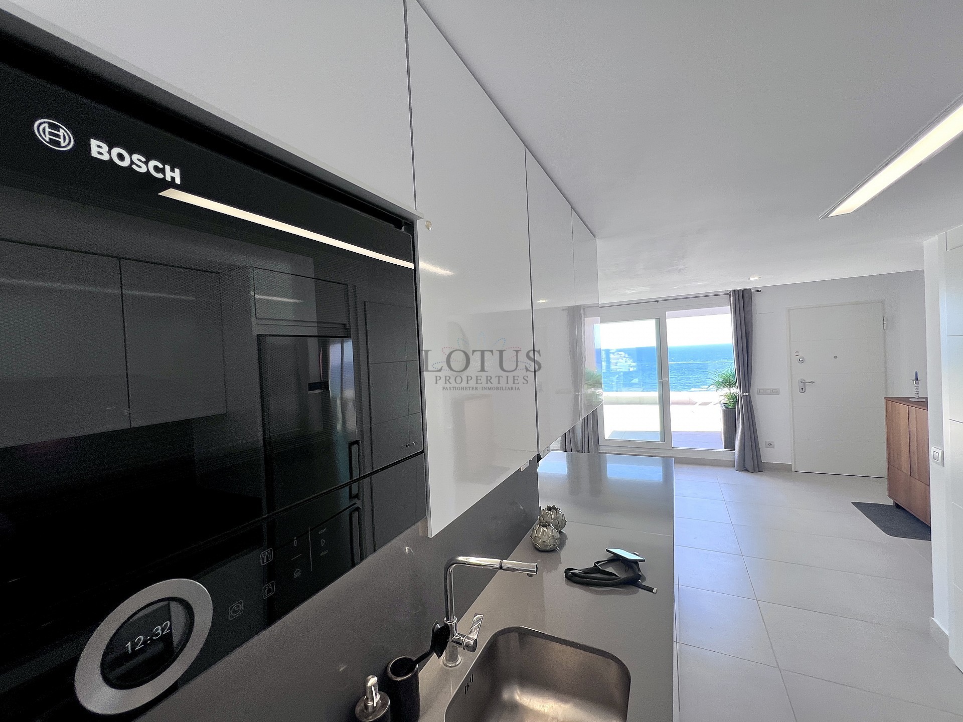 SPEKTAKULÄR TAKVÅNING I PUNTA PRIMA - Lotus Properties