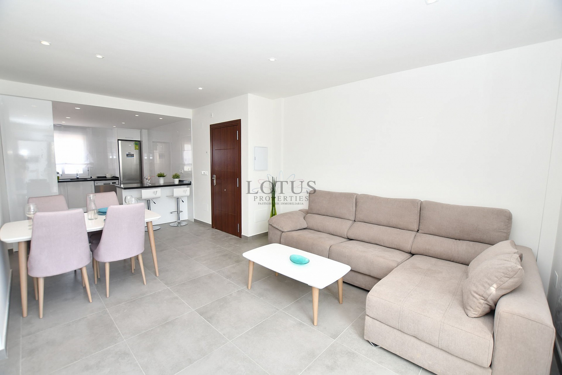 Takvåning i vackra bostadsområdet - Sol Natura - Lotus Properties