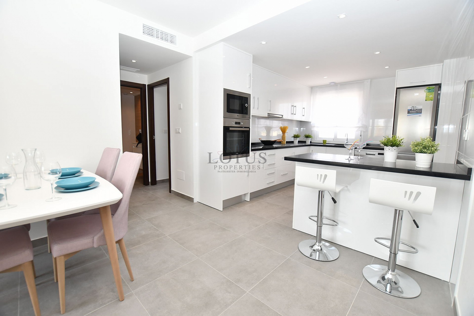 Takvåning i vackra bostadsområdet - Sol Natura - Lotus Properties