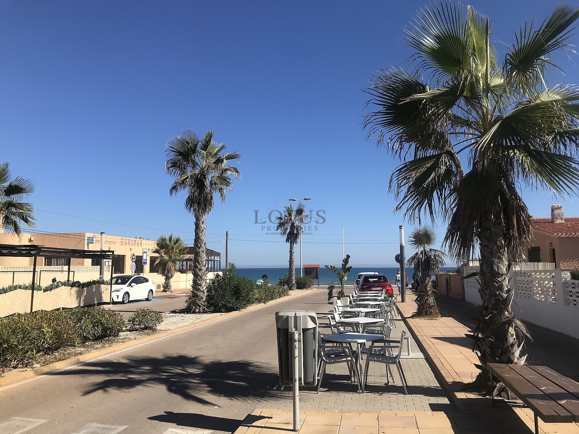 Lyxvilla endast 80 m från stranden i La Mata, Torrevieja - Lotus Properties