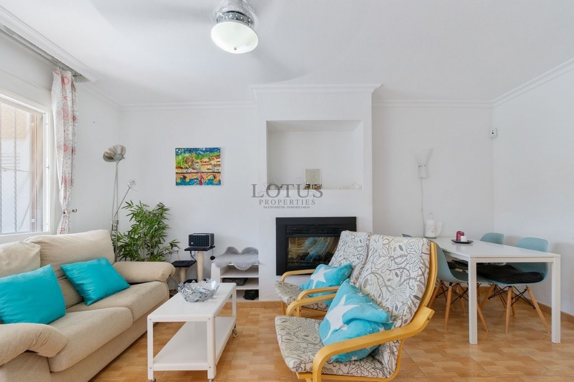 Superfint Radhus med 3 sovrum och flera terrasser - Lotus Properties