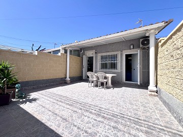 Nyrenoverad enplans radhus i Torreta - Lotus Properties