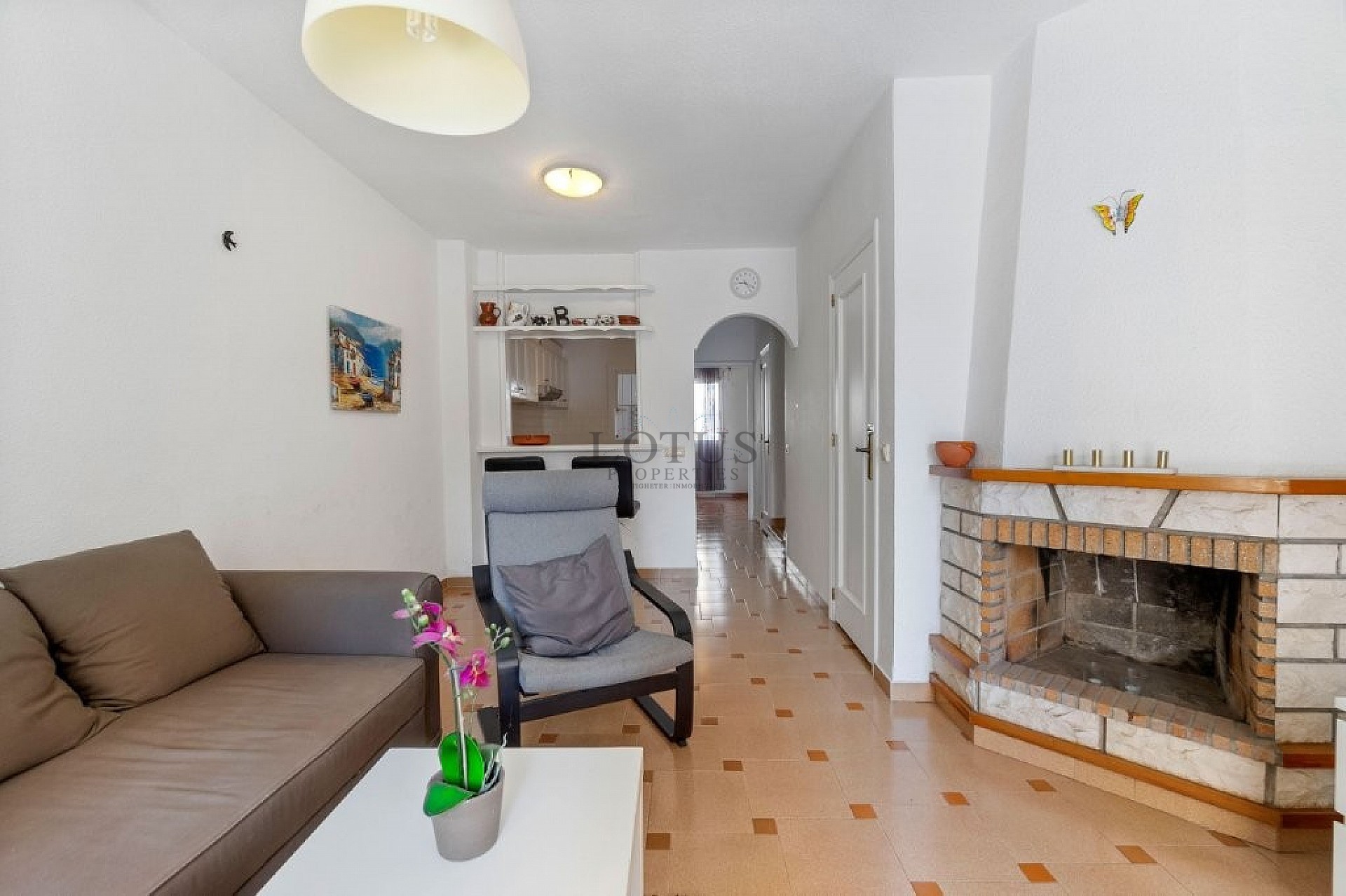 Rymligt hörnradhus med 4 sovrum och flera terrasser - Lotus Properties