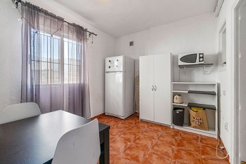 Rymligt hörnradhus med 4 sovrum och flera terrasser - Lotus Properties