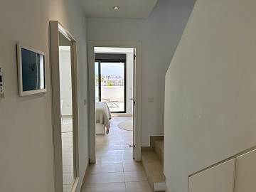 EXKLUSIV TAKVÅNING MED 3 SOVRUM MED STOR TERRASS OCH HAVSUTSIKT - Lotus Properties