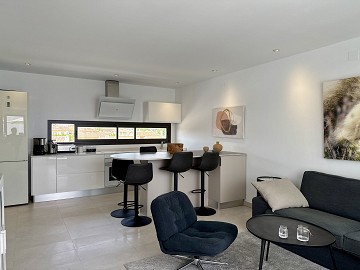 EXKLUSIV TAKVÅNING MED 3 SOVRUM MED STOR TERRASS OCH HAVSUTSIKT - Lotus Properties