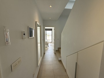 EXKLUSIV TAKVÅNING MED 3 SOVRUM MED STOR TERRASS OCH HAVSUTSIKT - Lotus Properties