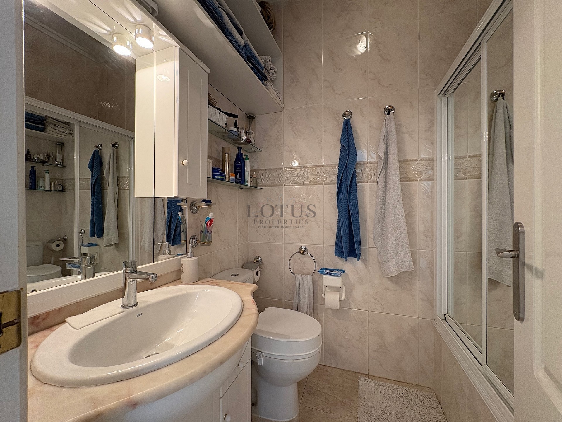 Enplans enfamiljshus – Plaza la Fiesta,  - Lotus Properties