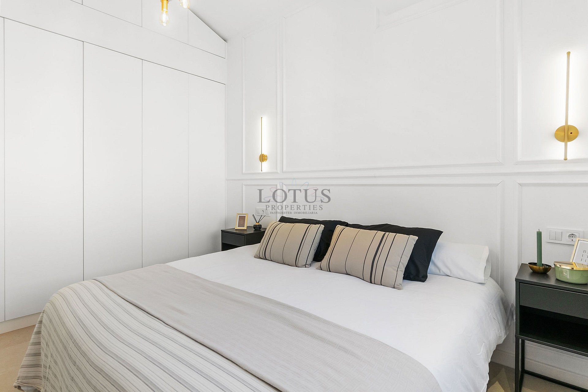 NYRENOVERAD PARHUS VILLA MED PRIVAT POOL I NATURSKÖNA EL CHAPARRAL - Lotus Properties