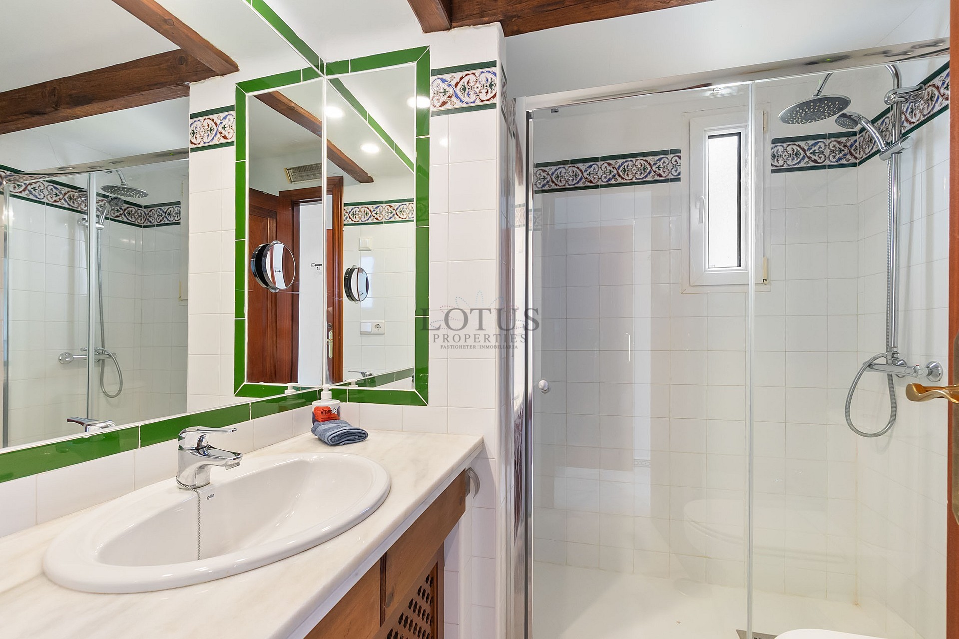 Stor takvåning med 3 sovrum och 2 badrum, havsutsikt, garage och förråd i Aldea del Mar - Lotus Properties