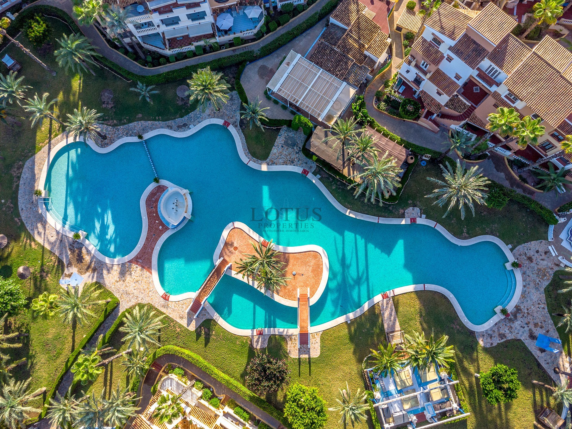 Stor takvåning med 3 sovrum och 2 badrum, havsutsikt, garage och förråd i Aldea del Mar - Lotus Properties