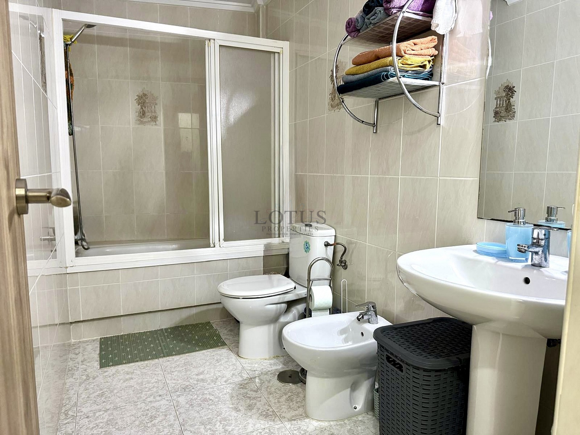 3-RUMSLÄGENHET 450 METER FRÅN PLAYA DEL CURA. - Lotus Properties